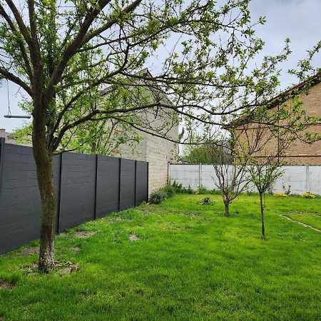 Studio, Pas De Collocation Possible Warmeriville Exterior photo